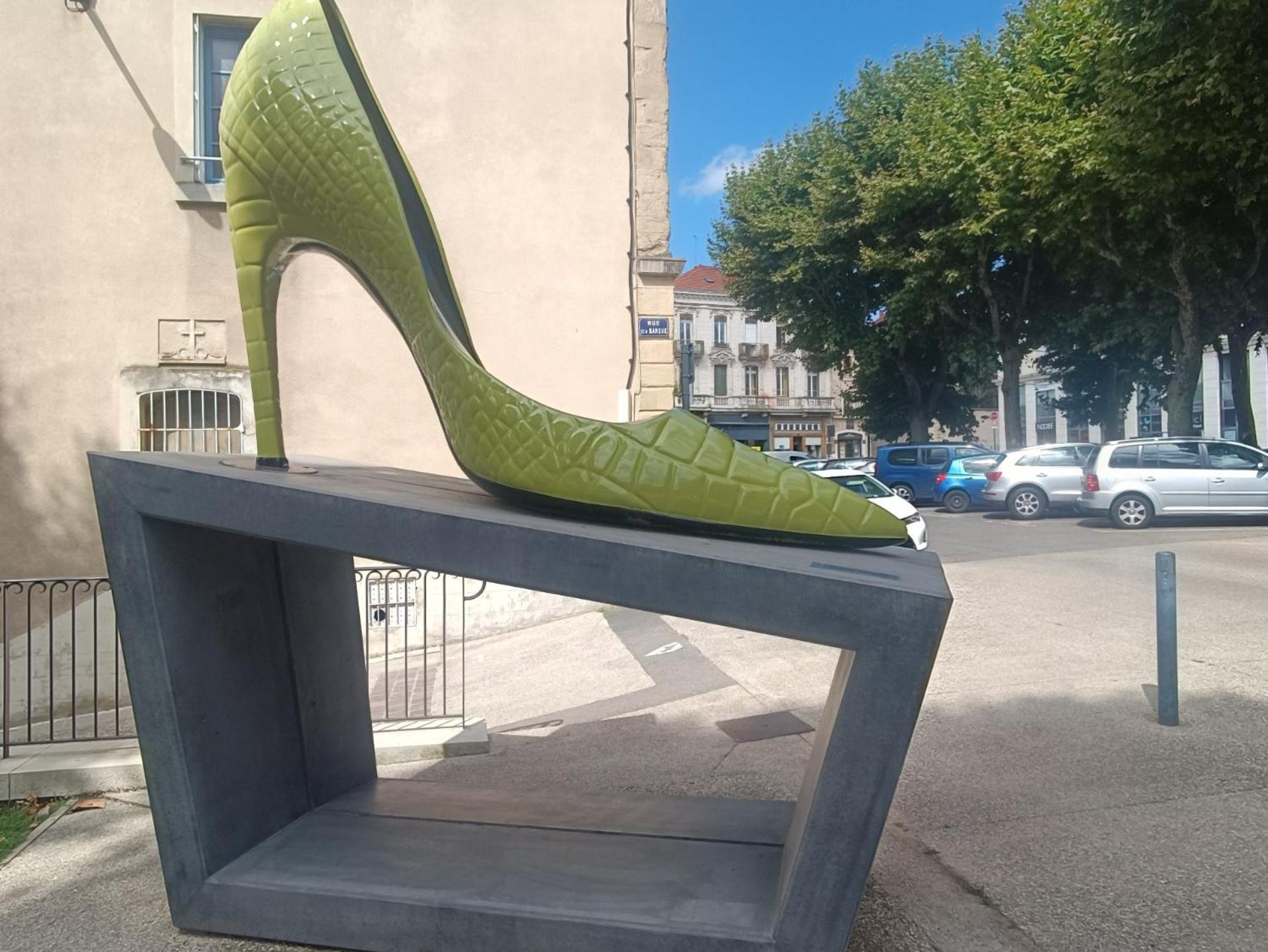 Grand Studio Meuble Chez Coco Romans-sur-Isère المظهر الخارجي الصورة